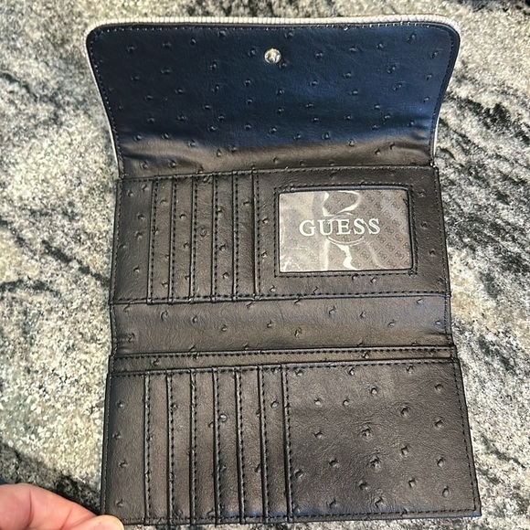 Guess NWT trifold faux mixed leathers wallet ostrich snakeskin reptile black - Picture 2 of 10